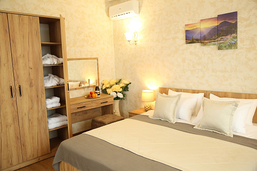 Зеркало Виктория ВИ-18 (800x600) дуб крафт золотой