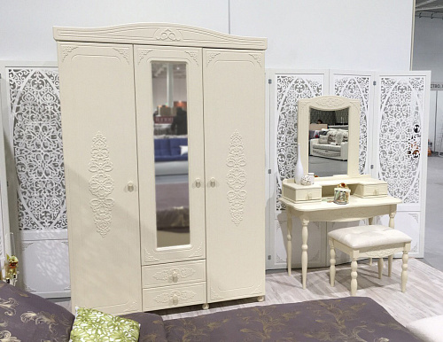 Шкаф трёхдверный с зеркалом Ассоль плюс АС-27 ваниль